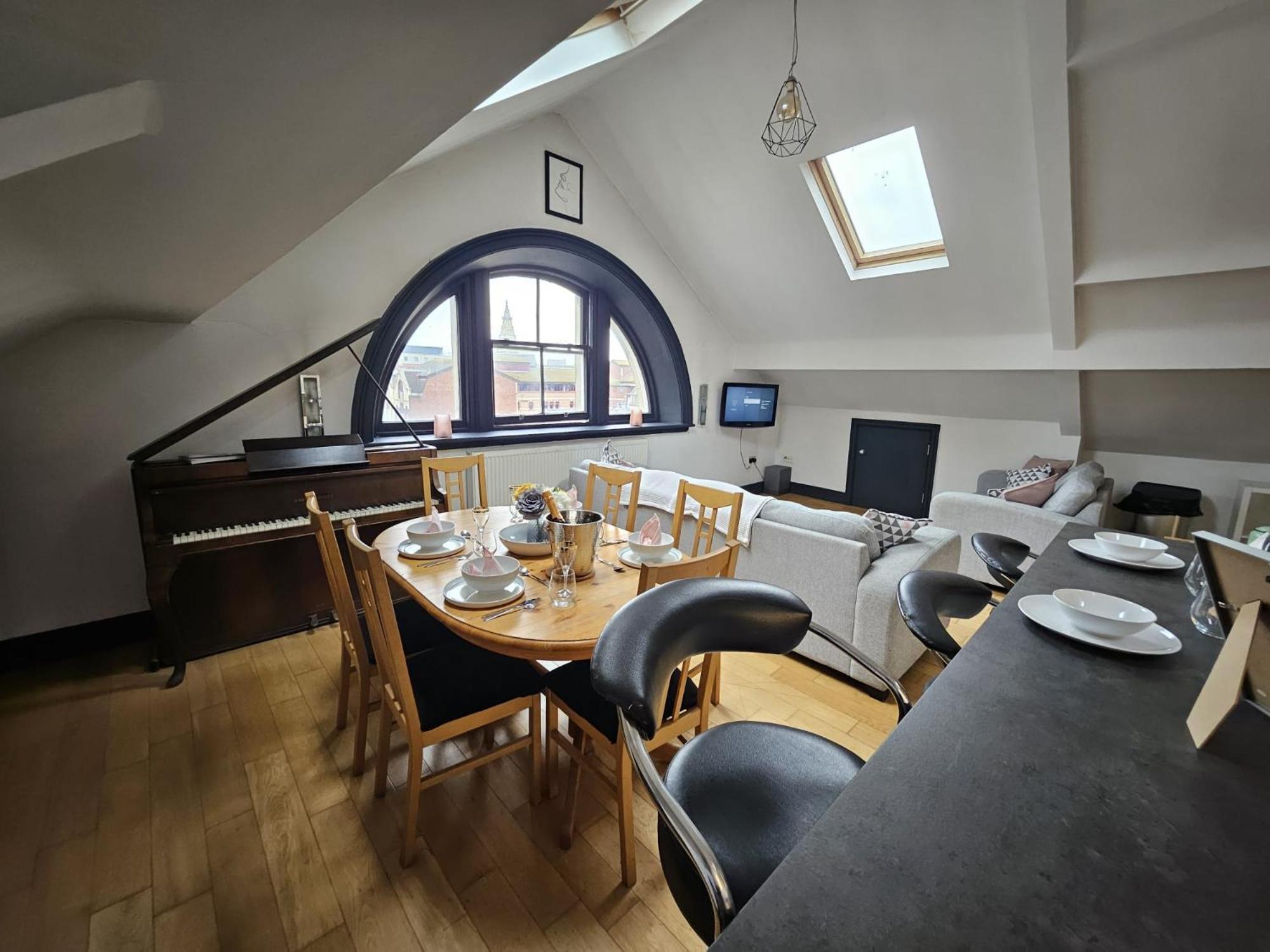 2 Bedroom City Centre Penthouse Loft Apartment Liverpool Esterno foto