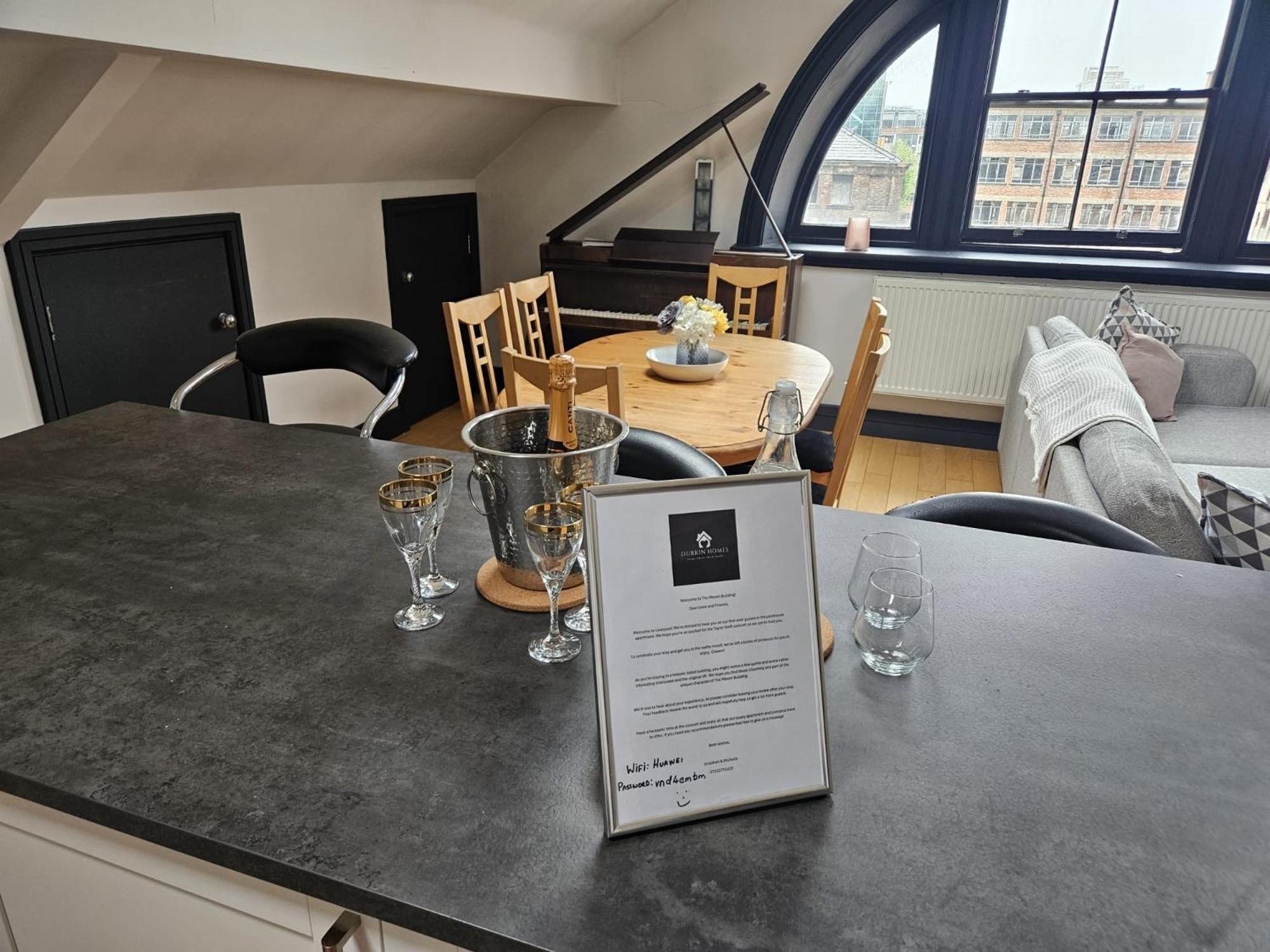 2 Bedroom City Centre Penthouse Loft Apartment Liverpool Esterno foto